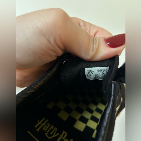 Vans X Harry Potter Golden Snitch Old Skool Sneaker Womens 8 Mens 6.5 - Picture 11 of 11